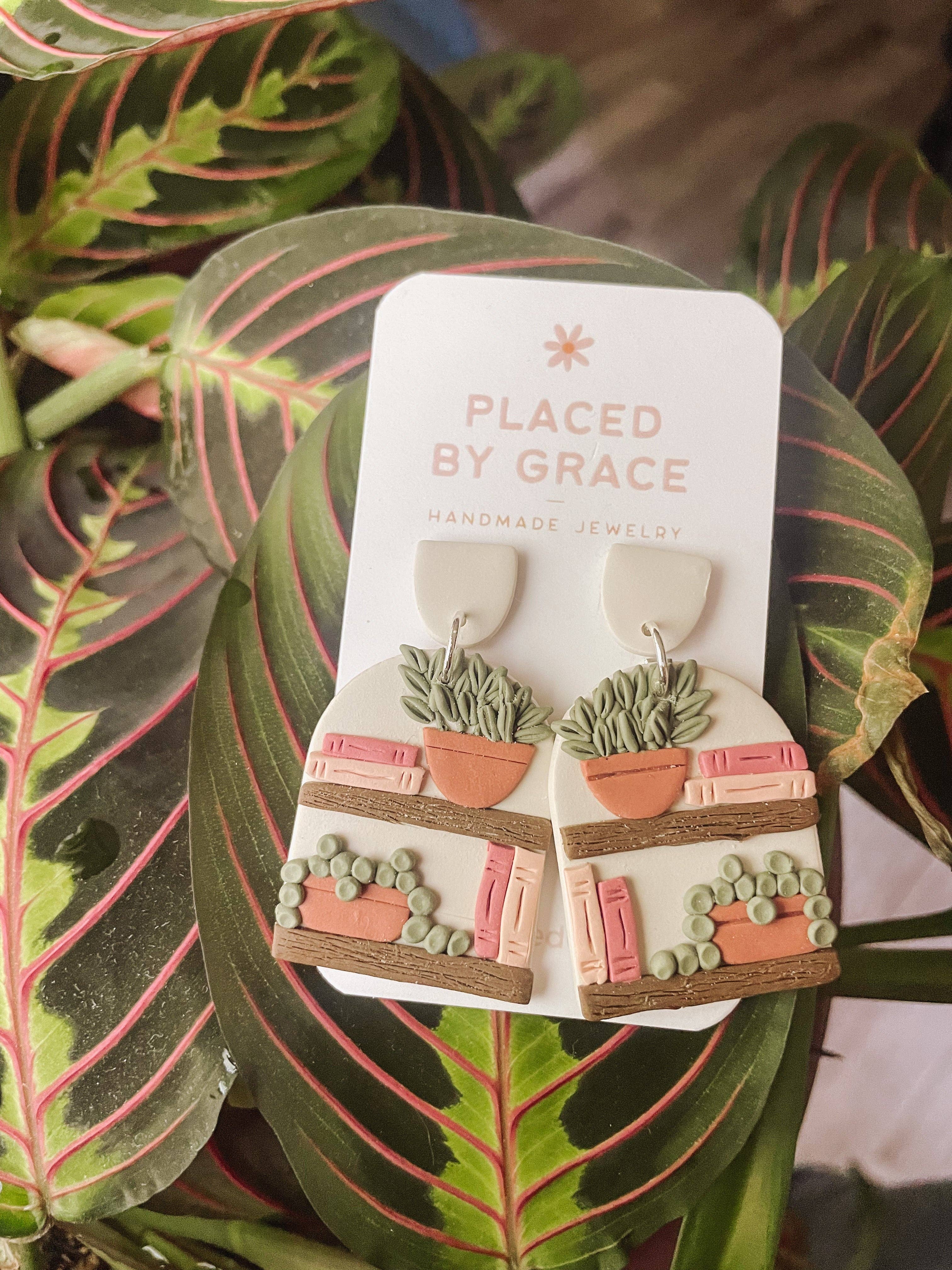 Placed by Grace - Vendita all'ingrosso Orecchini pendenti - Orecchini a forma di libro, orecchini vegetali1