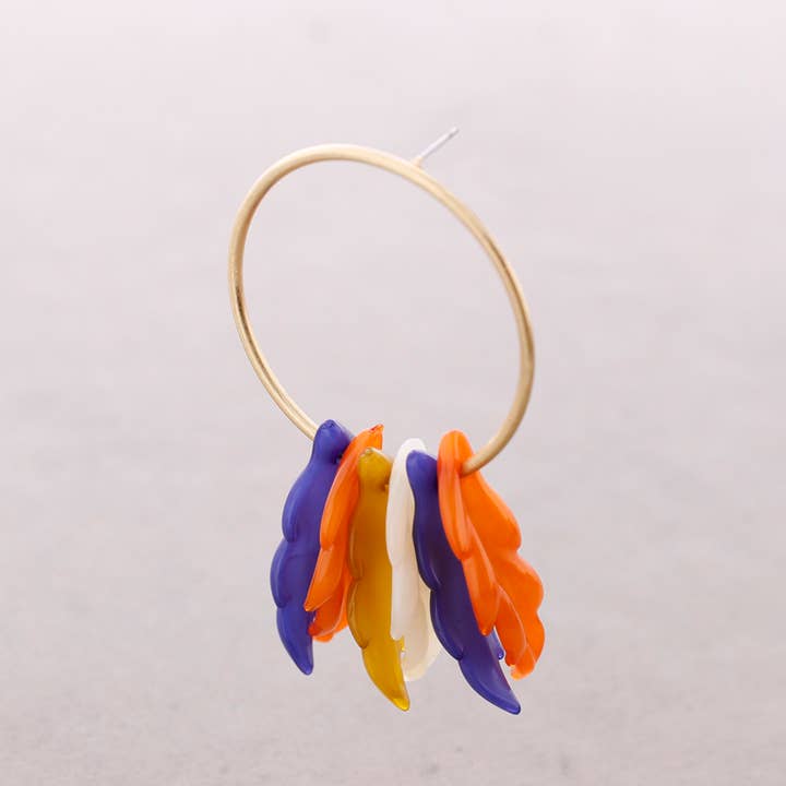 Boucles d'oreilles pendantes feuilles résine pour la vente par Sonata