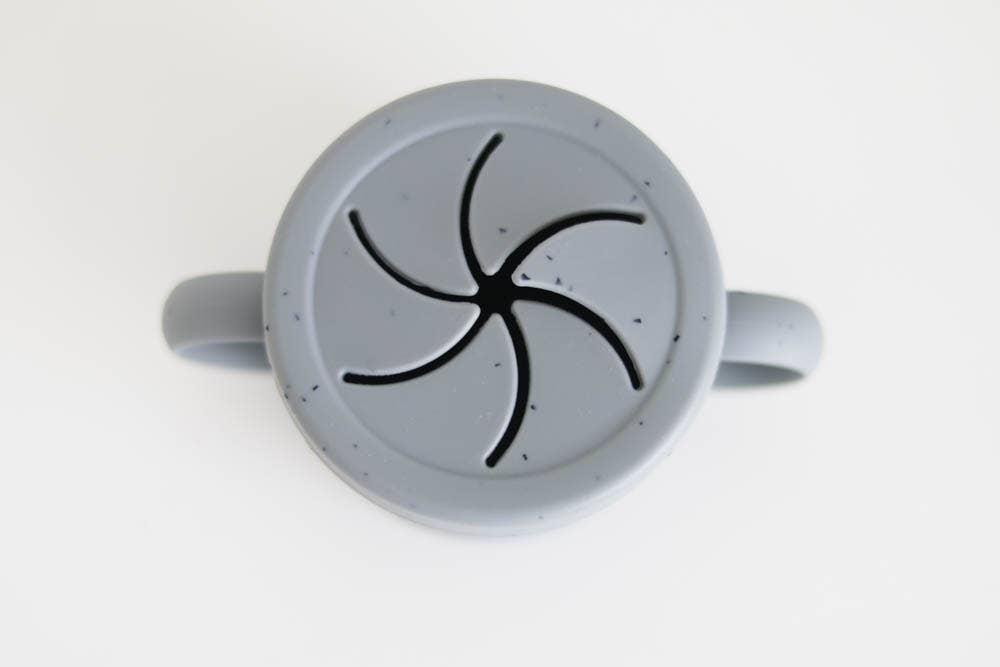 The Saturday Baby - Vente Boîte à goûter - Enfant et bébé - Gobelet à snack en silicone The Saturday Baby17