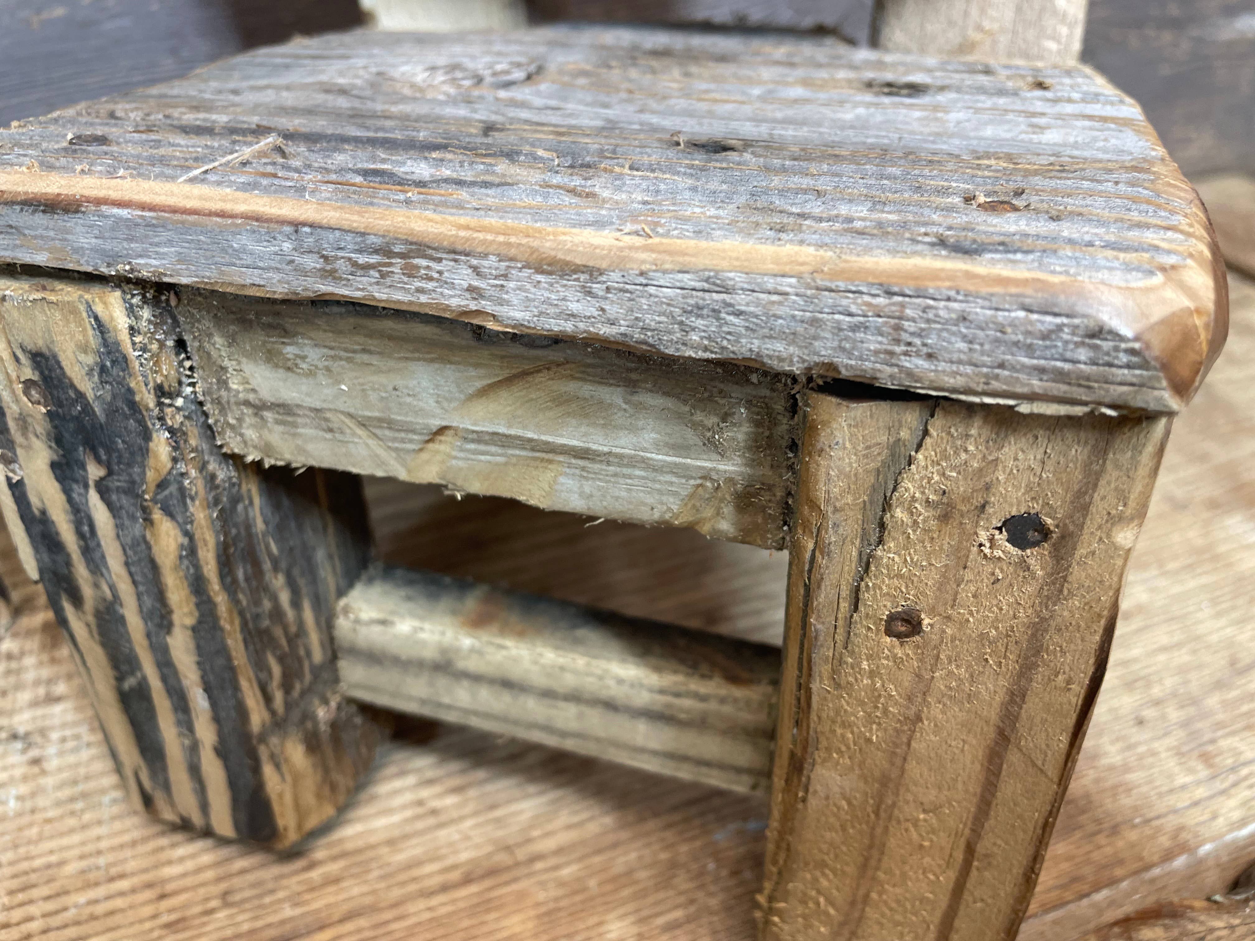 My Amigos Imports - Vente Chaises - Chaise en bois de cèdre ancien Lula - 6Lx6Px11H pouces - NEUF2