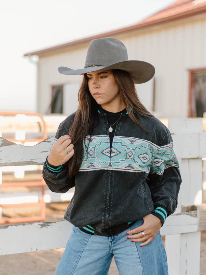 Sterling Kreek – wholesale Bomber jacket – Women’s – High Desert Horizon Bomber Jacket3