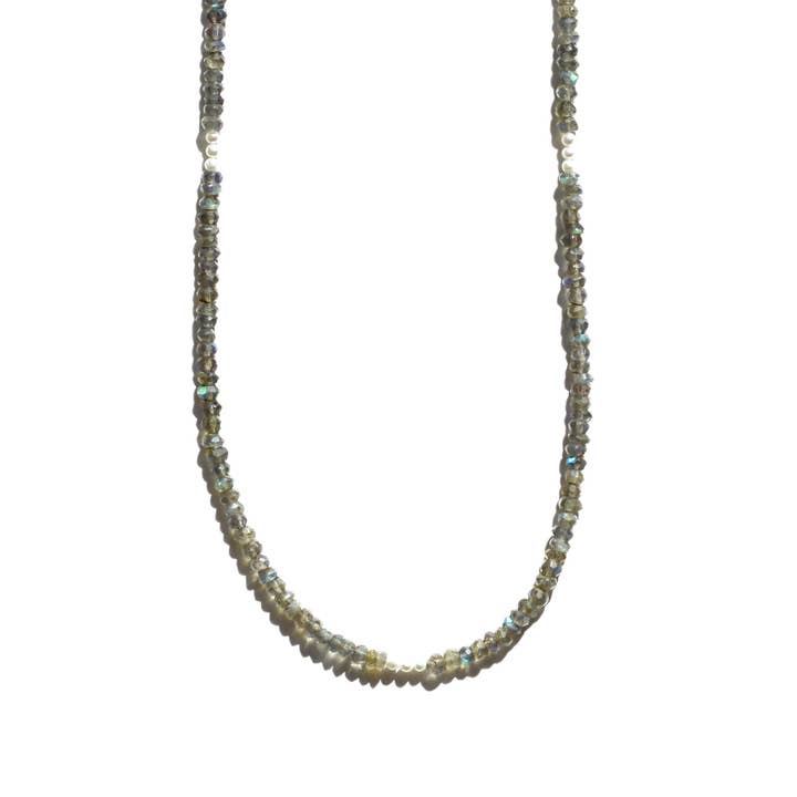 Collier en labradorite et perles pour la vente par Julia Szendrei Jewelry
