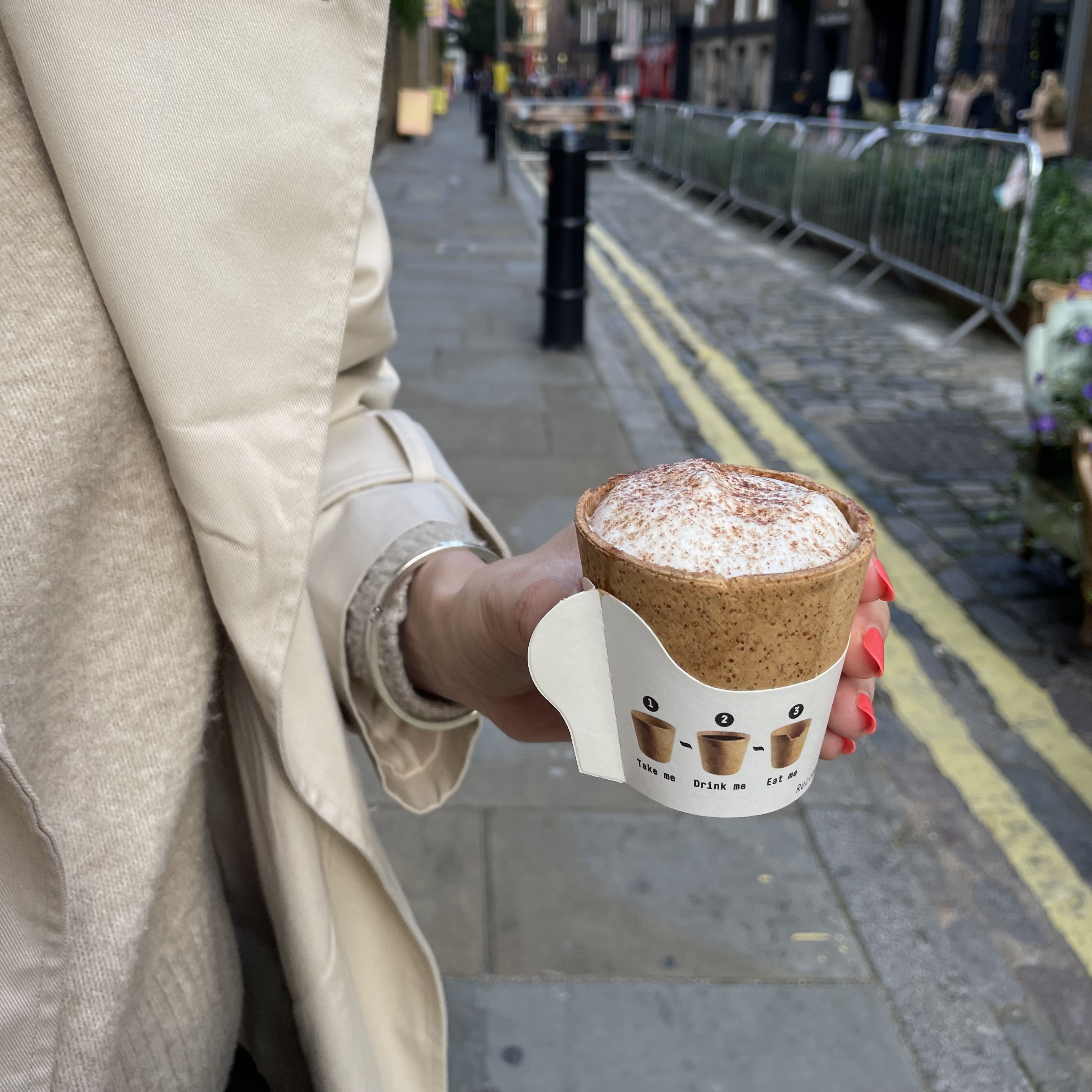 Stroodles – wholesale Disposable cup – Stroodles 240+ Cupffee Large edible Cups (220ml)3