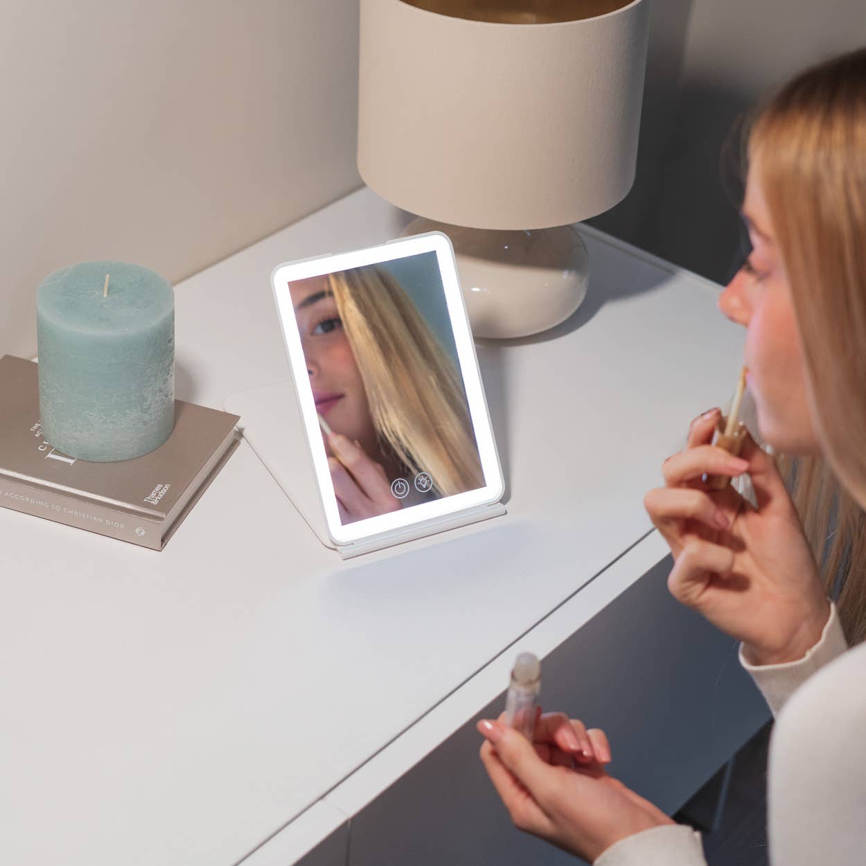 Flamingueo – Espelho para maquilhagem por atacado – Espelho de Viagem com luz LED AIRE SÓ FICHA EUROPEIA2