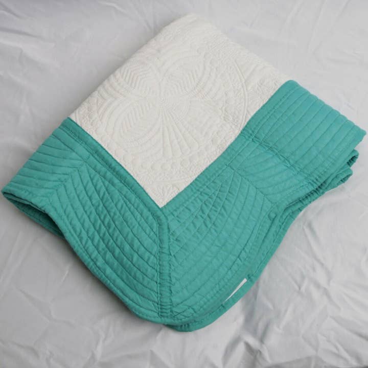 Teal Trim Quilt for wholesale by Prairie Impressions