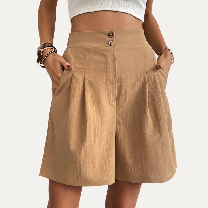 Stylische khakifarbene, plissierte Shorts mit hoher Taille für den Großhandel von The Moment Collection