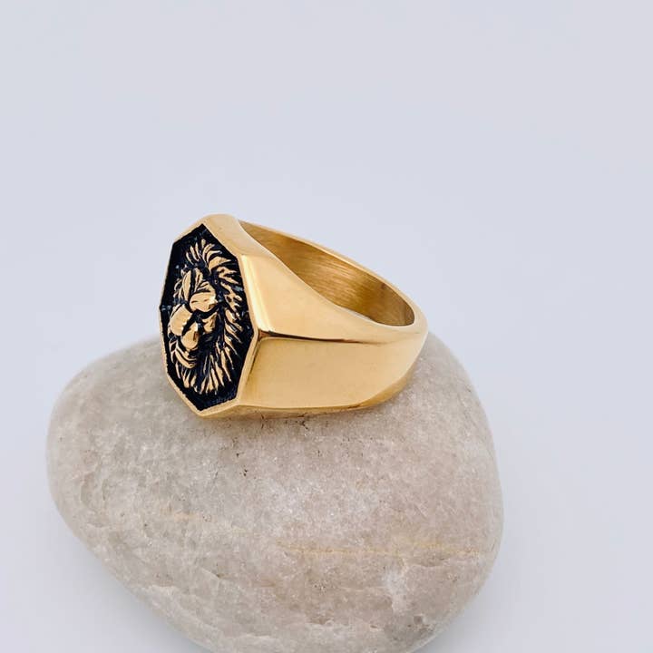 Mio Queena - Wholesale Signet Ring - Lion's Head Stainless Steel Ring - MJ/MR
