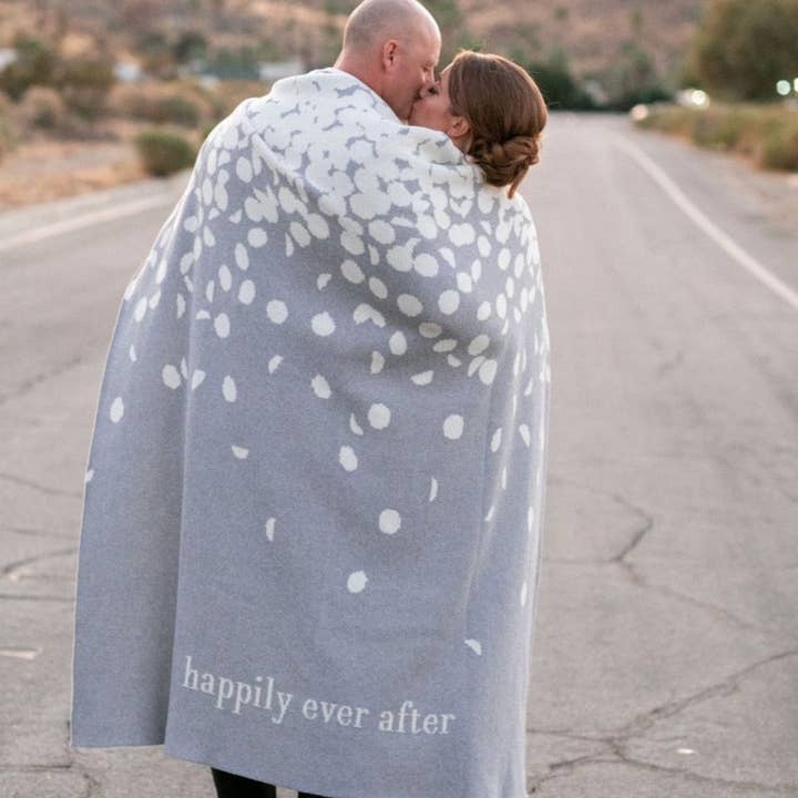 In2Green - Wholesale Throw Blanket - Personalized Confetti Wedding Throw Blanket