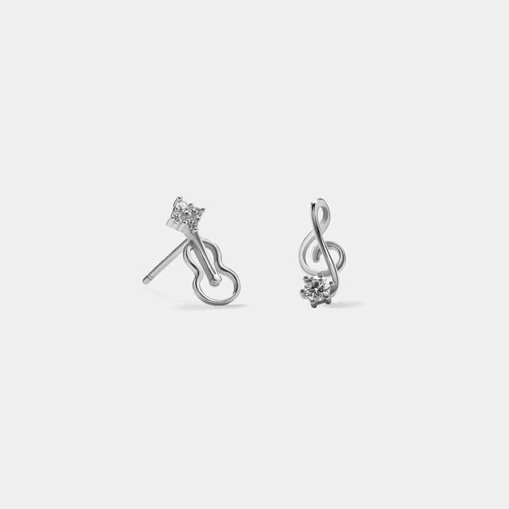 Perimade & Co. LLC - Vendita all'ingrosso Orecchini a bottone - Orecchini a forma di nota musicale e violino in argento sterling 925 non abbinati