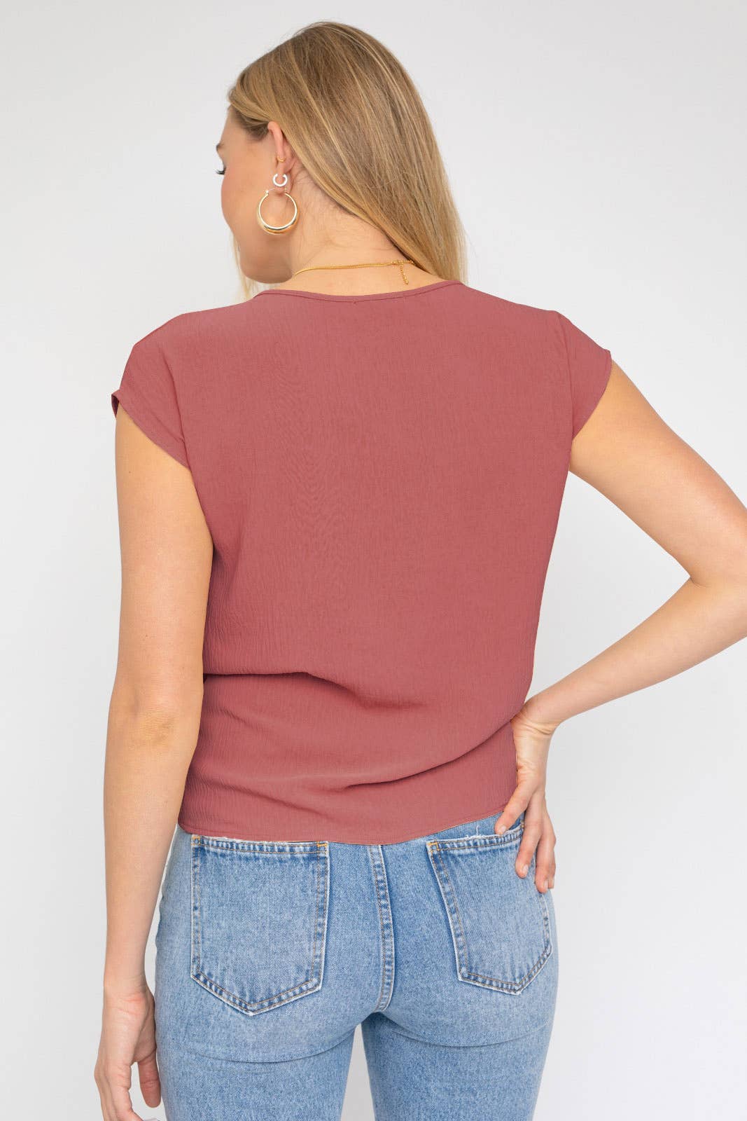 GILLI - Wholesale Blouse - Women's - SOLID WOVEN TEE WITH FRONT KNOT DETAIL23