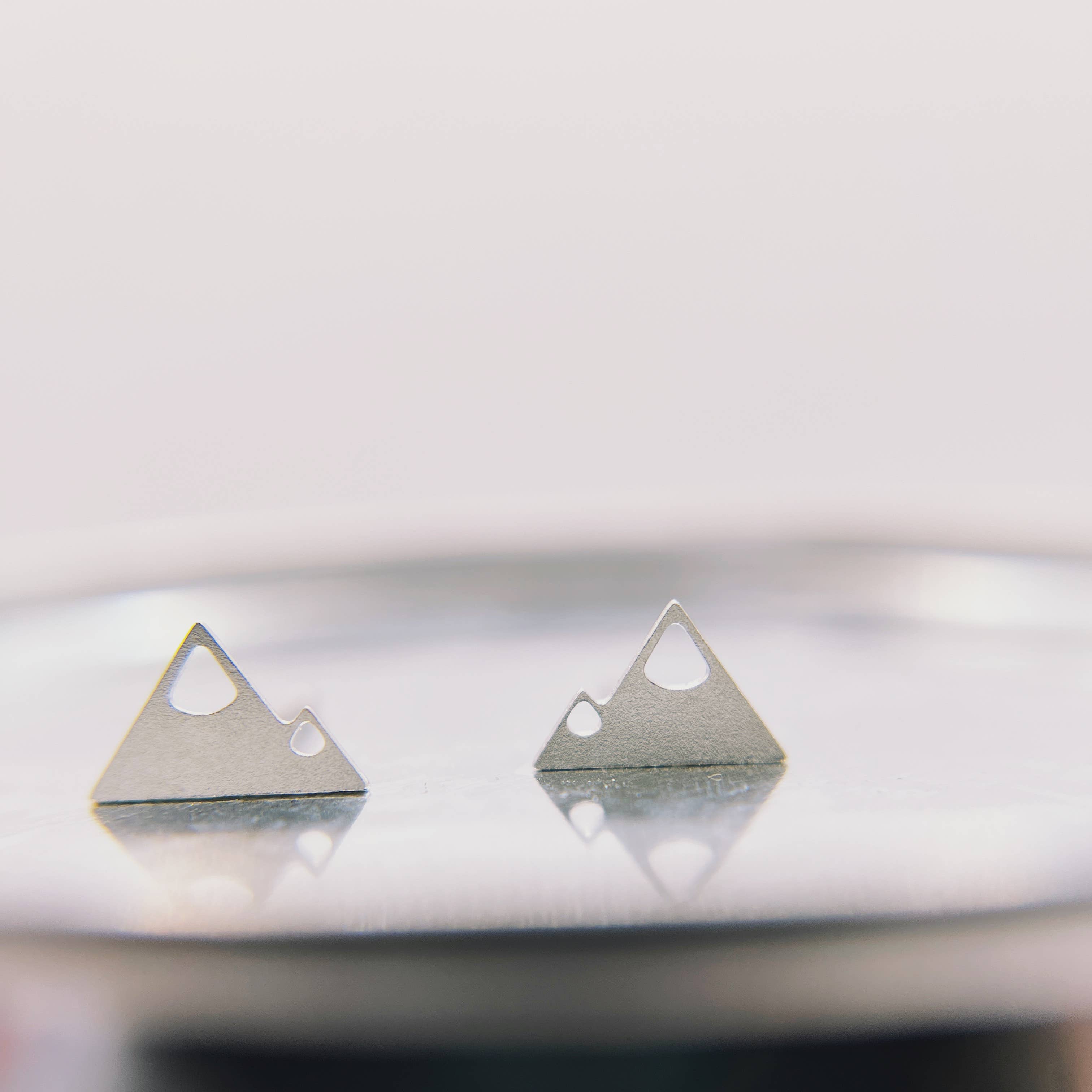 Made of Mountains - Vendita all'ingrosso Orecchini a bottone - Borchie Mini Mountain2