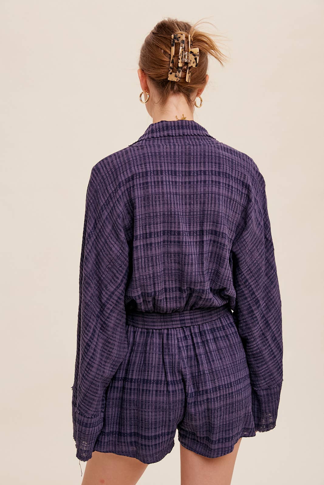 Listicle – Romper - Mulher por atacado – Macacão Texturizado com Cinto17