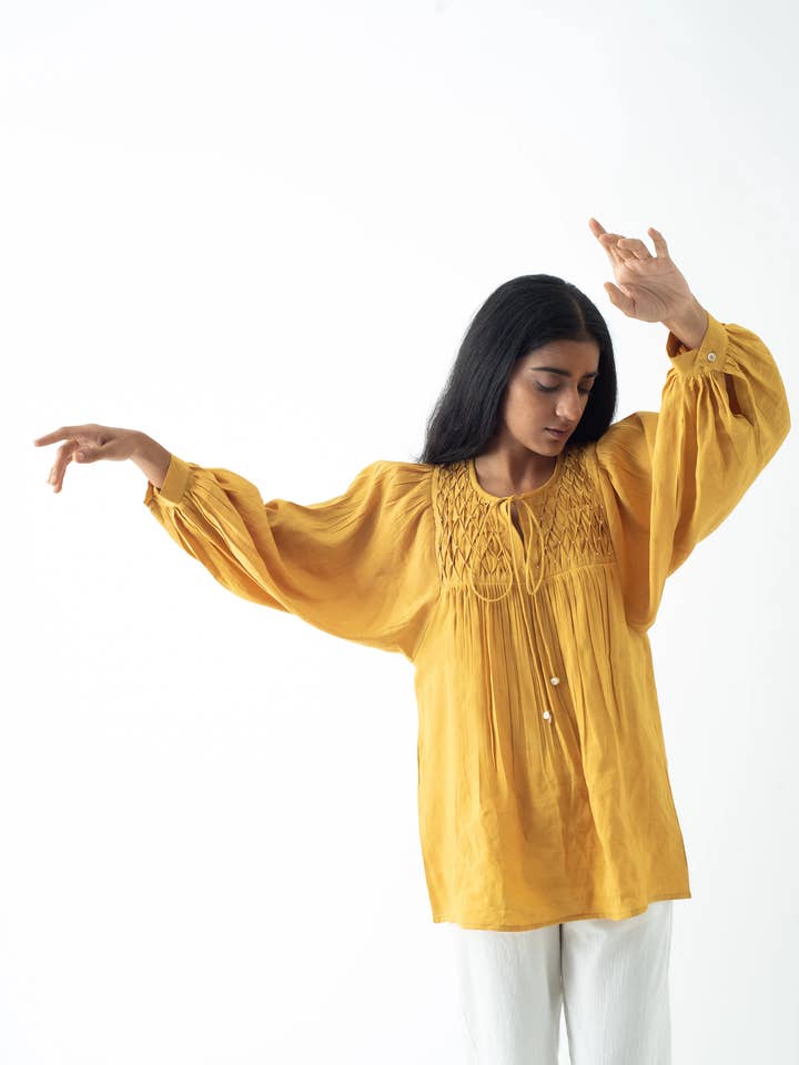 Tailor Didi - Wholesale Tunic - Women's - Linen Hand-Embroidered Balloon Sleeve Beaded Neckline Tunic1