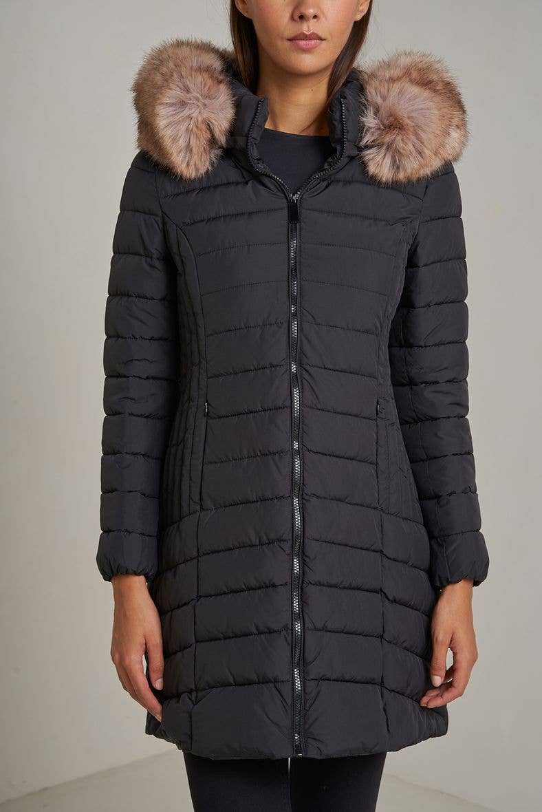 Attrait Paris - Wholesale Puffer Jacket - Women's - Long quilted down jacket with fur on hood1