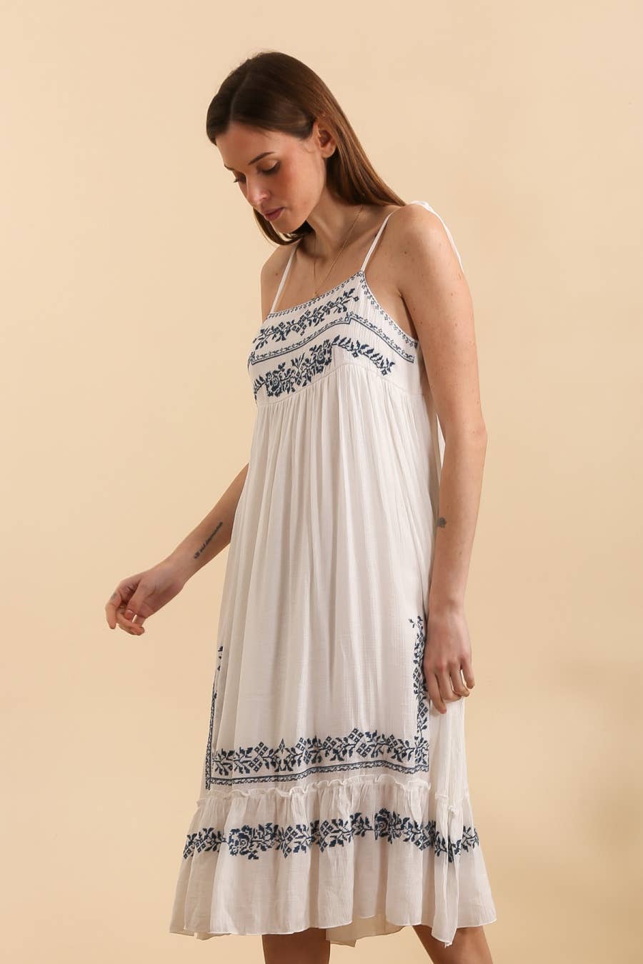 MOOYA - Wholesale Dress - Women's - White maxi dress with embroidery and strap fastenings SJ0066