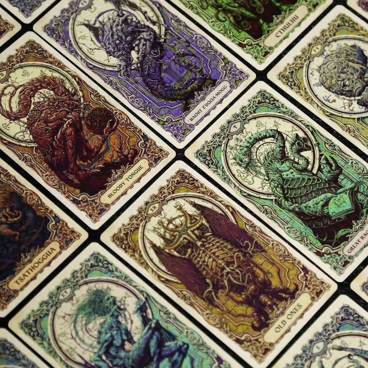 Vermilion Collection - Wholesale Tarot Cards - Reflections on the Wall Cthulhu Mythos Oracle7