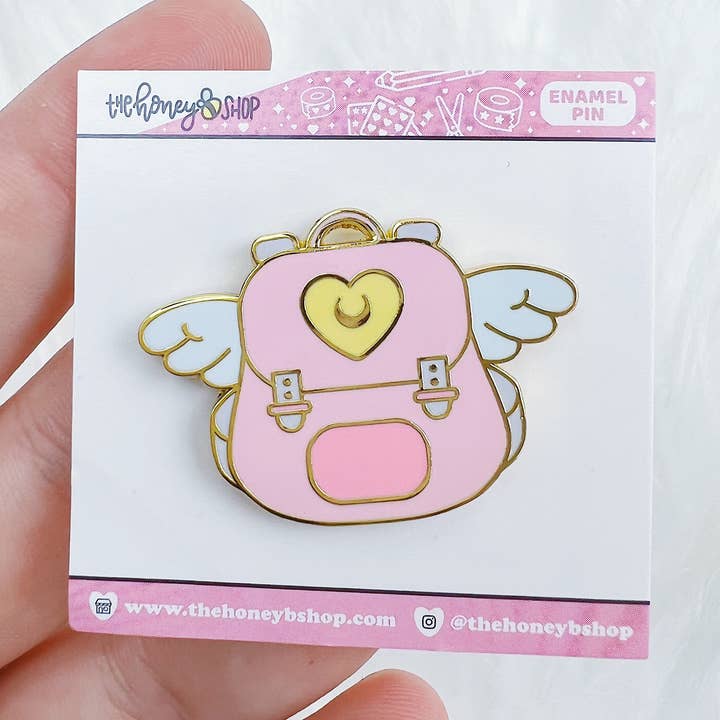 Maanprisma Rugzak Emaille Speldje voor wholesale door The HoneyBShop