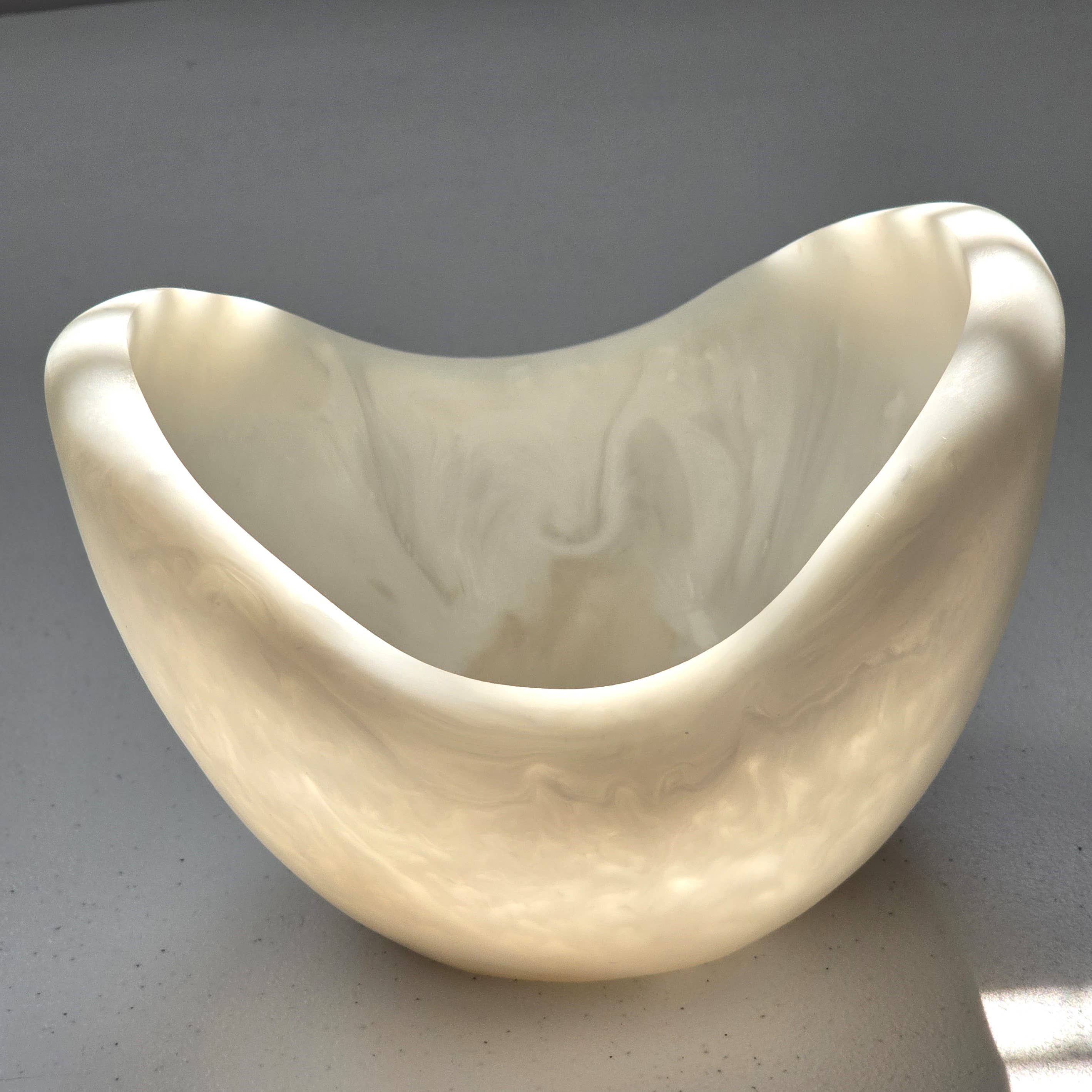 Gibb & Daan - Wholesale Serve Bowl - Organic Shape Resin Bowl - Entryway Catchall - Small Size 14