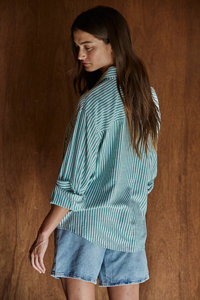 By Together - Vendita all'ingrosso Camicia button down - Donna - Camicia a righe con collo in cotone, maniche lunghe e tasca frontale8