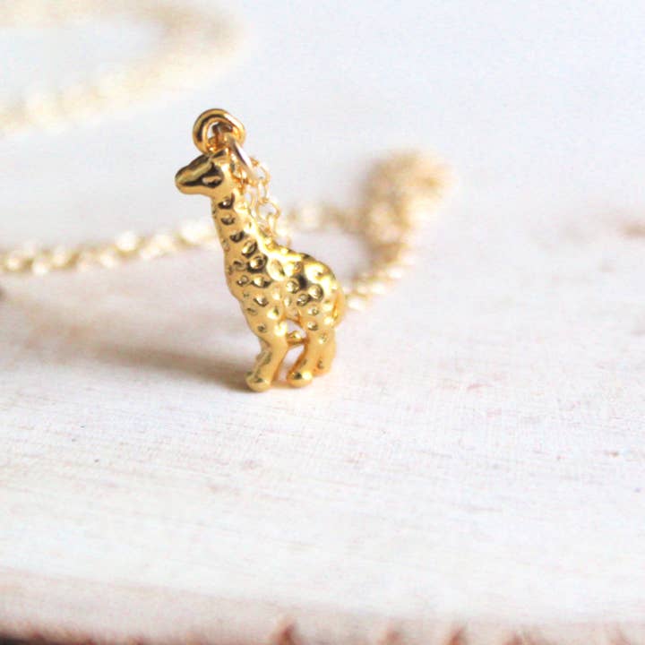 Blue Soul Designs - Venta al por mayor Collares con colgantes/abalorios - Collar de jirafa pequeña, collar de safari relleno de oro de 14k1