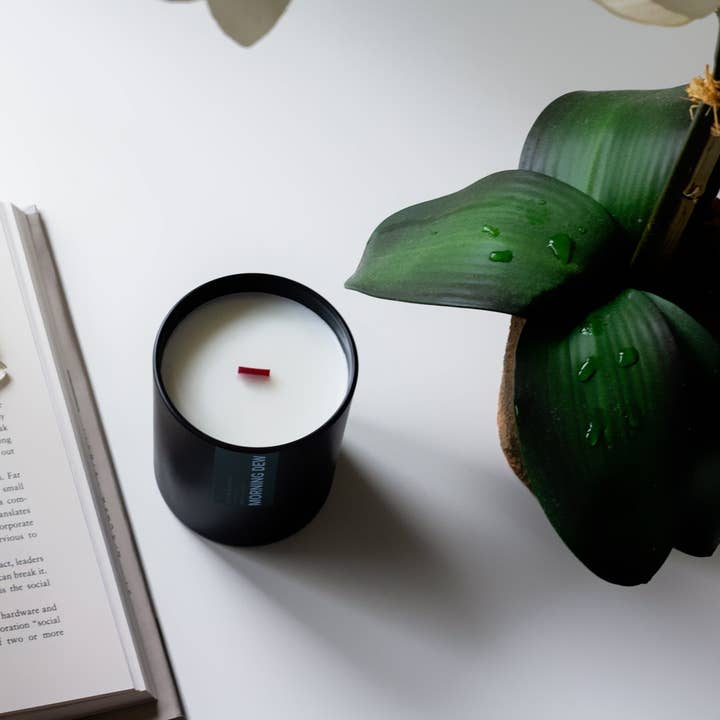 Bougie rosée du matin pour la vente par Woodnote Candle Company