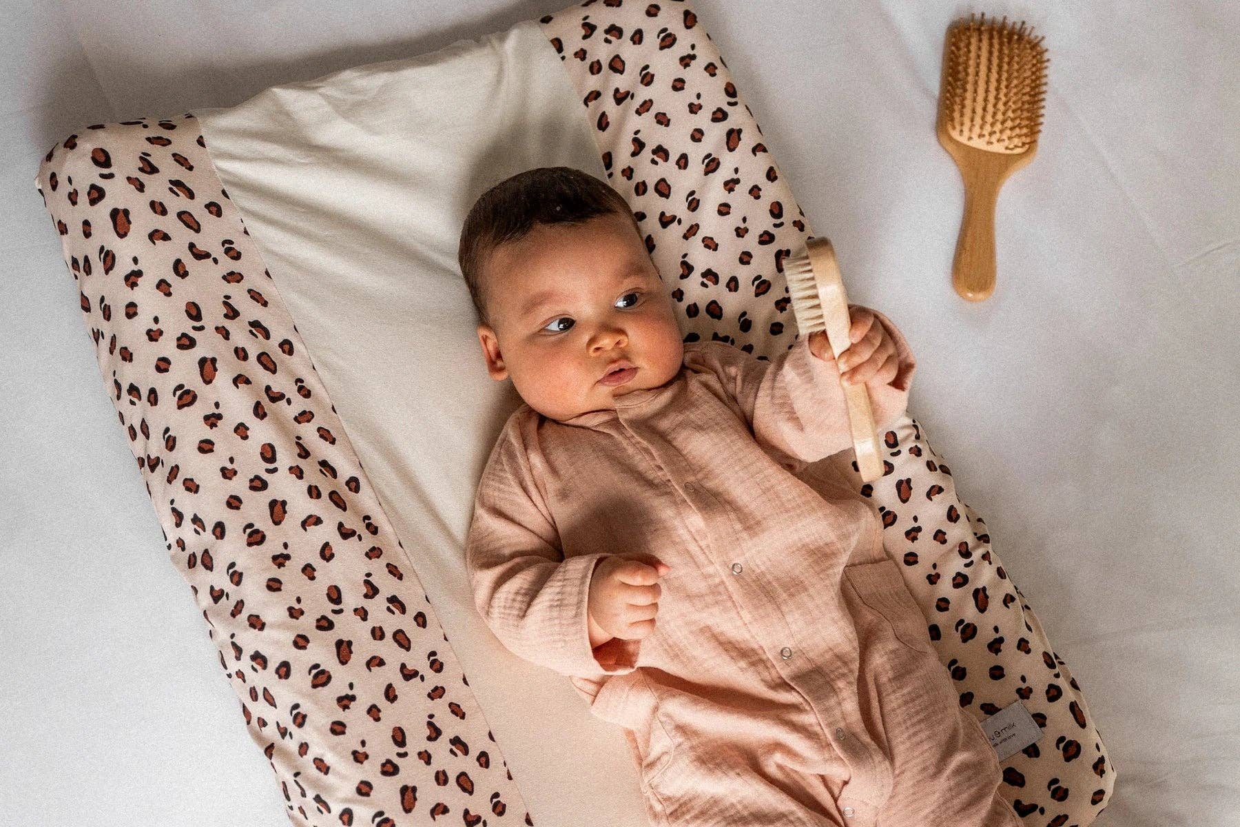 Nude Peche Baby jumpsuit 100% organic cotton gauze Nude-Peach for wholesale on Faire2