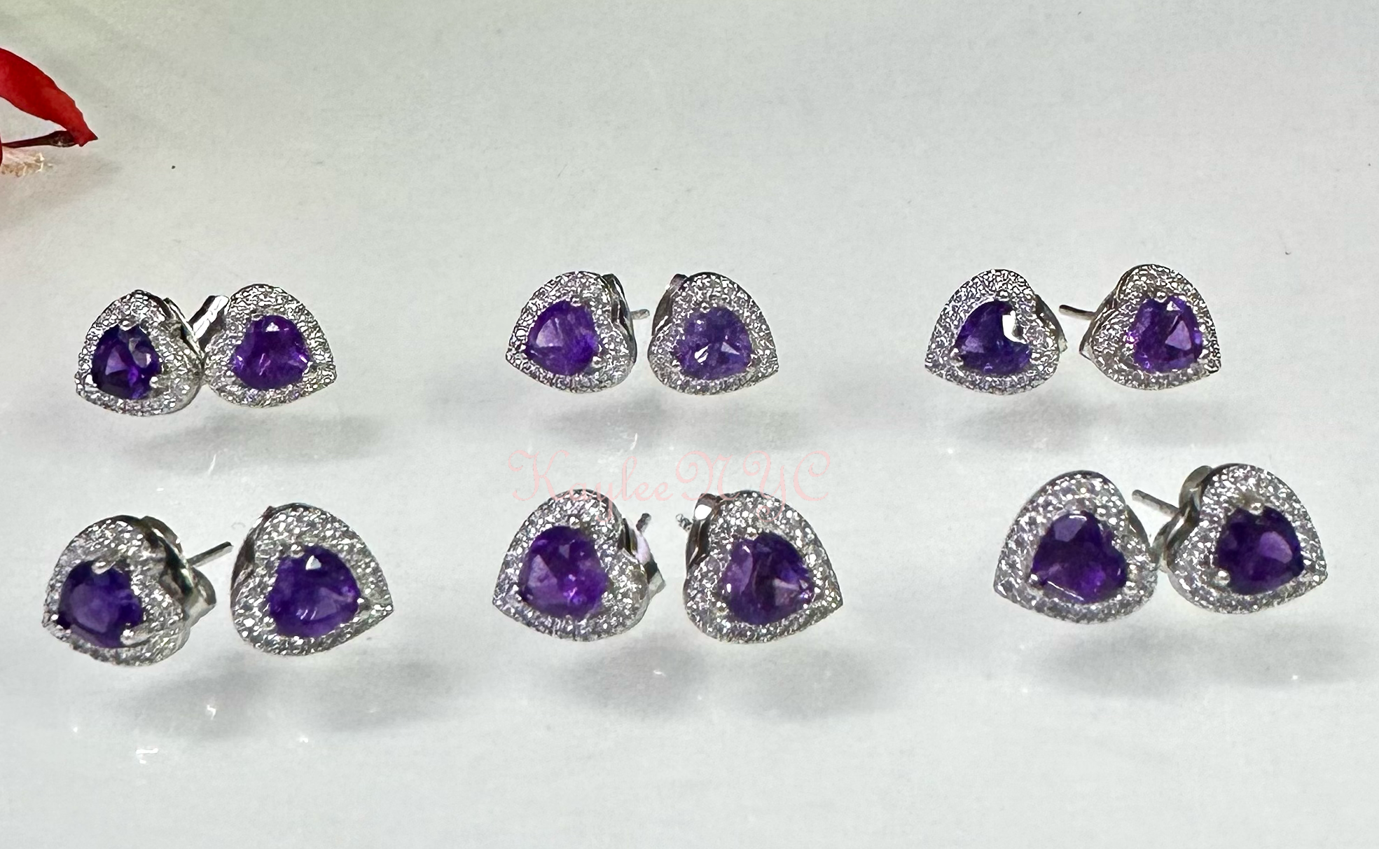 KayleeNYC - Vendita all'ingrosso Orecchini a bottone - Orecchino a Perno in Argento Sterling con Cuore di Ametista Naturale1