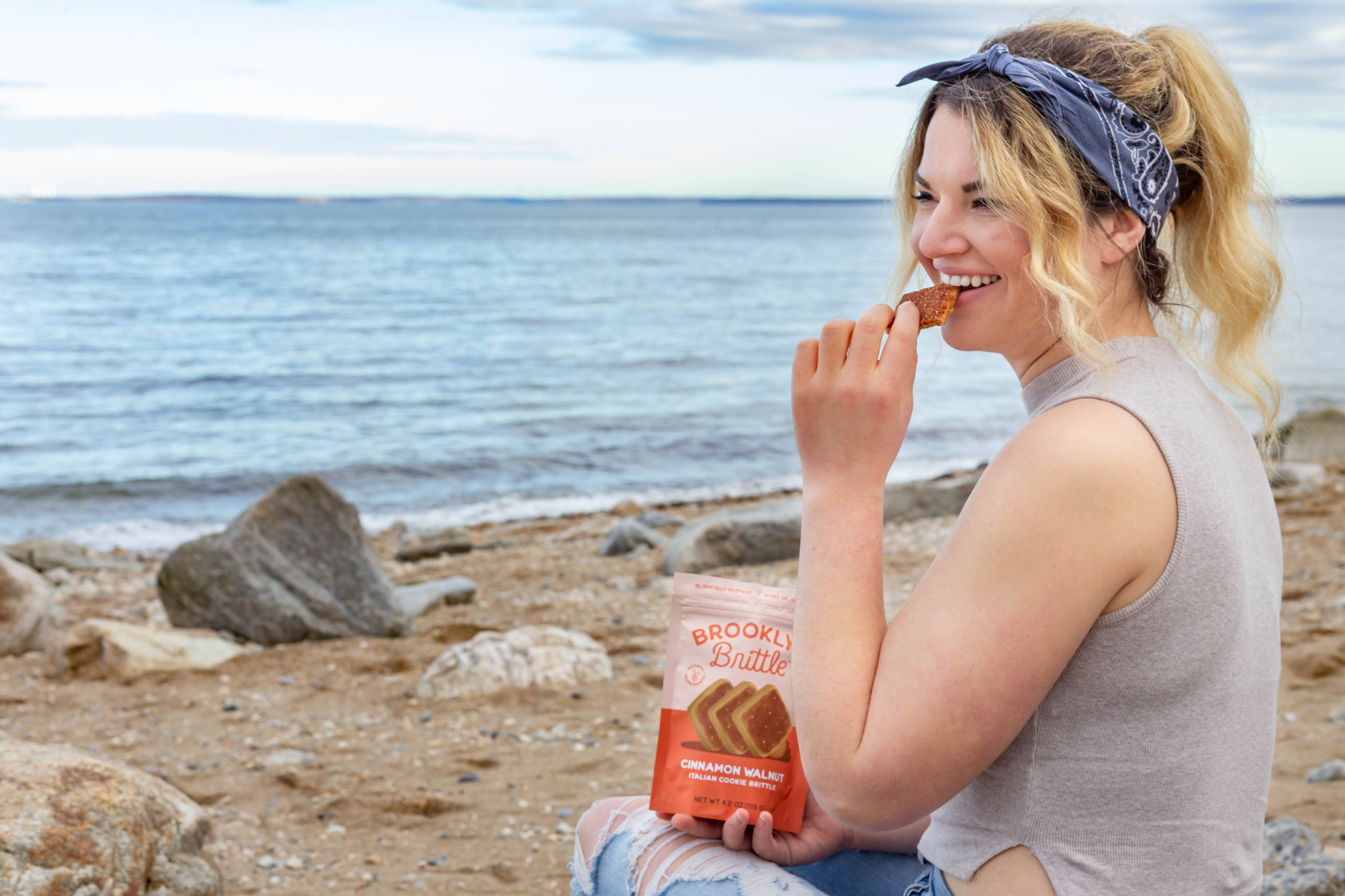 Brooklyn Brittle – wholesale Biscuit – Cinnamon Walnut Italian Cookie Brittle - Pouch Bag6