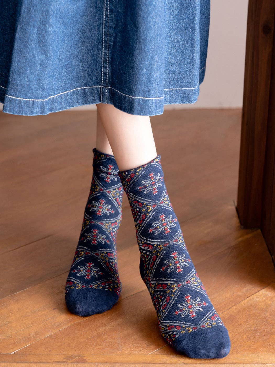 Funkyrel® Atzbranding Limited - Vendita all'ingrosso Calzini - Donna - Rufia - Calzini retrò a metà polpaccio con motivi floreali a rombi7