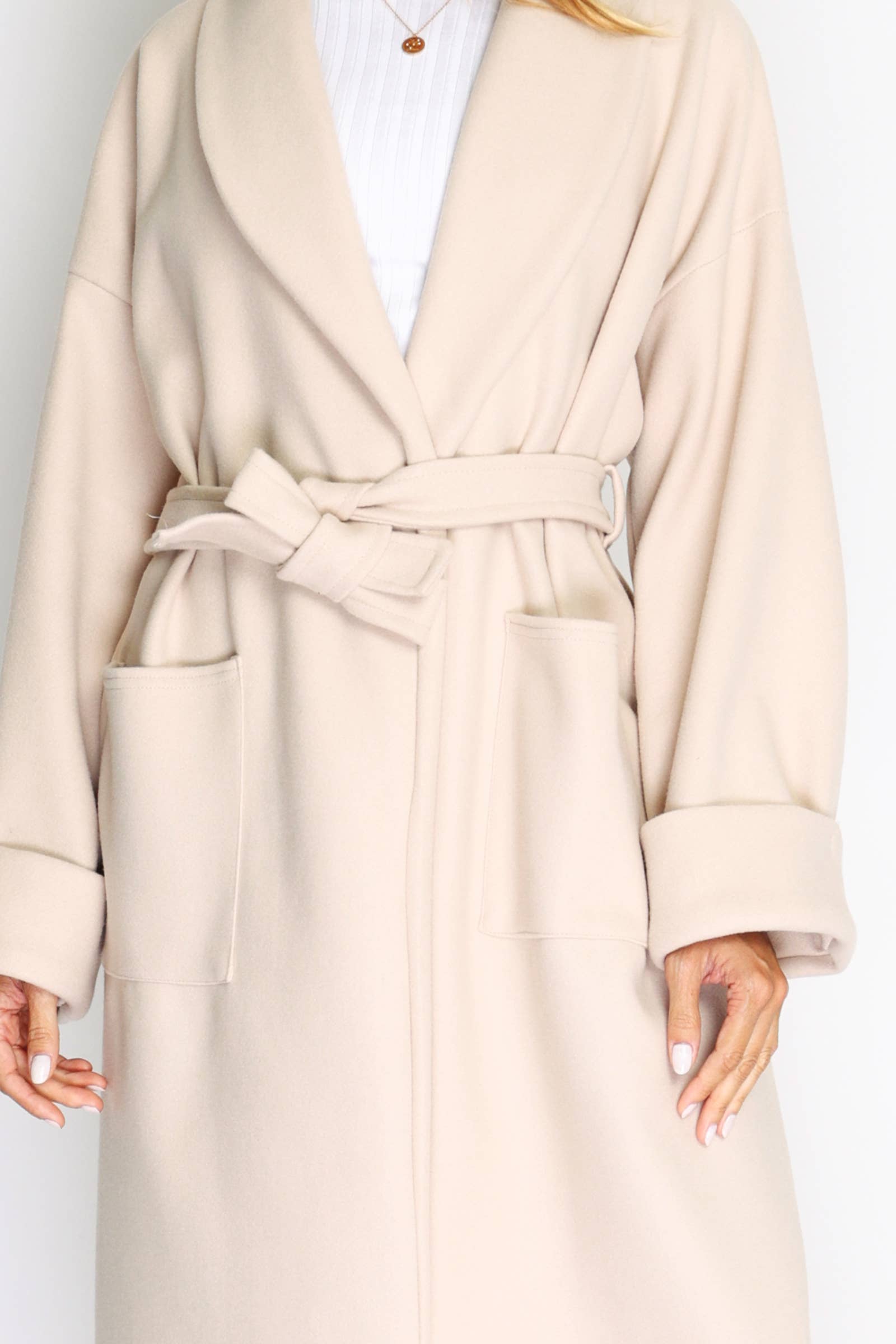 ORNELLA PARIS - Vendita all'ingrosso Cappotto - Donna - Cappotto liscio con cintura MC-M24010

4