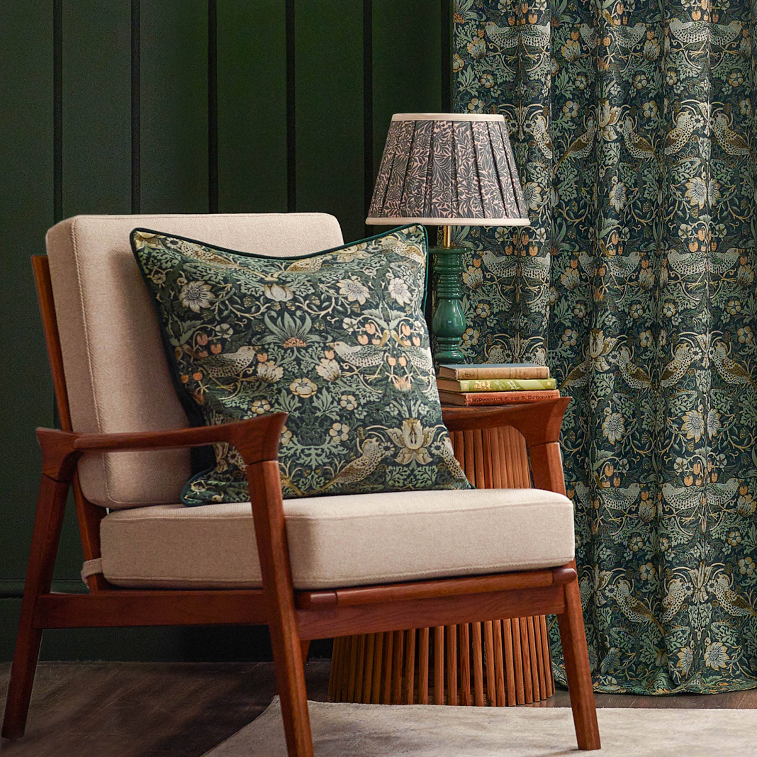 Vert Forêt Rideaux plissés en jacquard Strawberry Thief, vert forêt en vente sur Faire3