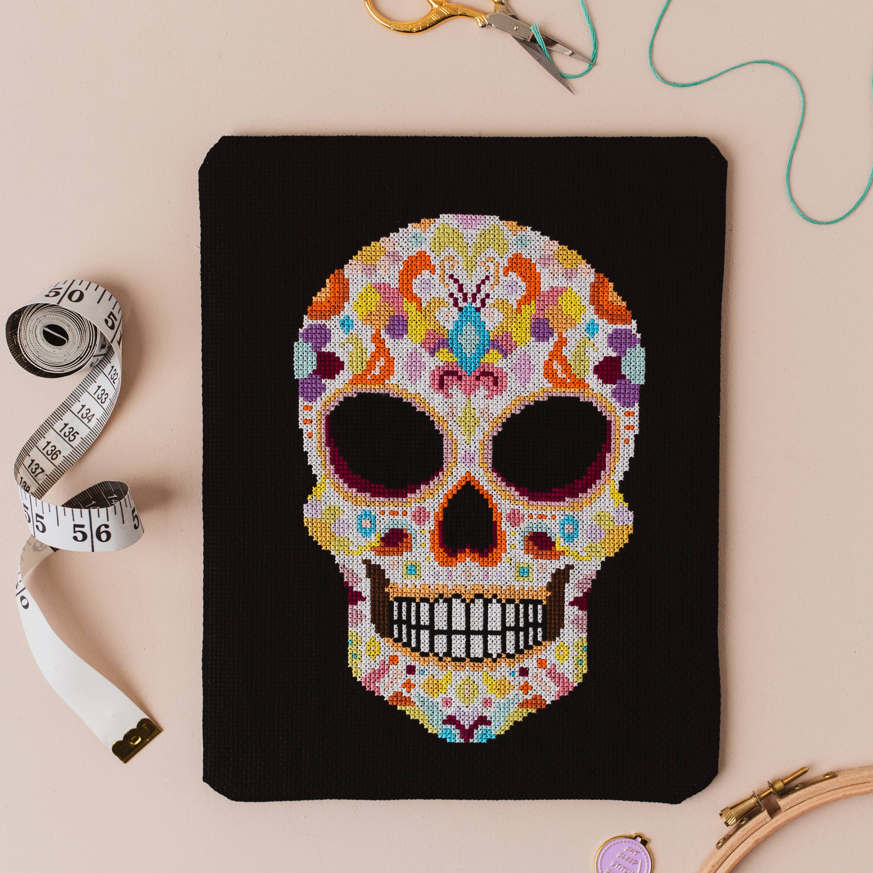 Meloca Designs - Vendita all'ingrosso Attrezzatura per ricamo/punto croce - Schema Punto Croce Teschio Candy1