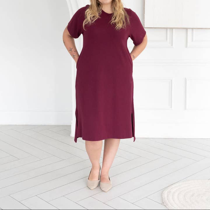 Venta de Muestras: El Vestido Midi de Camiseta para Todo el Día para venta al por mayor de Encircled