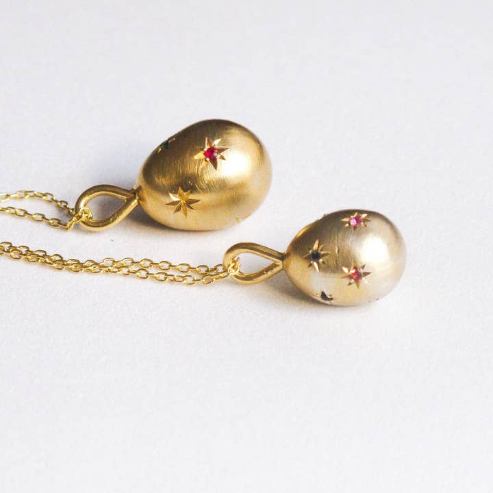 Collana Celeste Egg con Zaffiro Arcobaleno Naturale per la vendita all'ingrosso da parte di idiliusjewelry