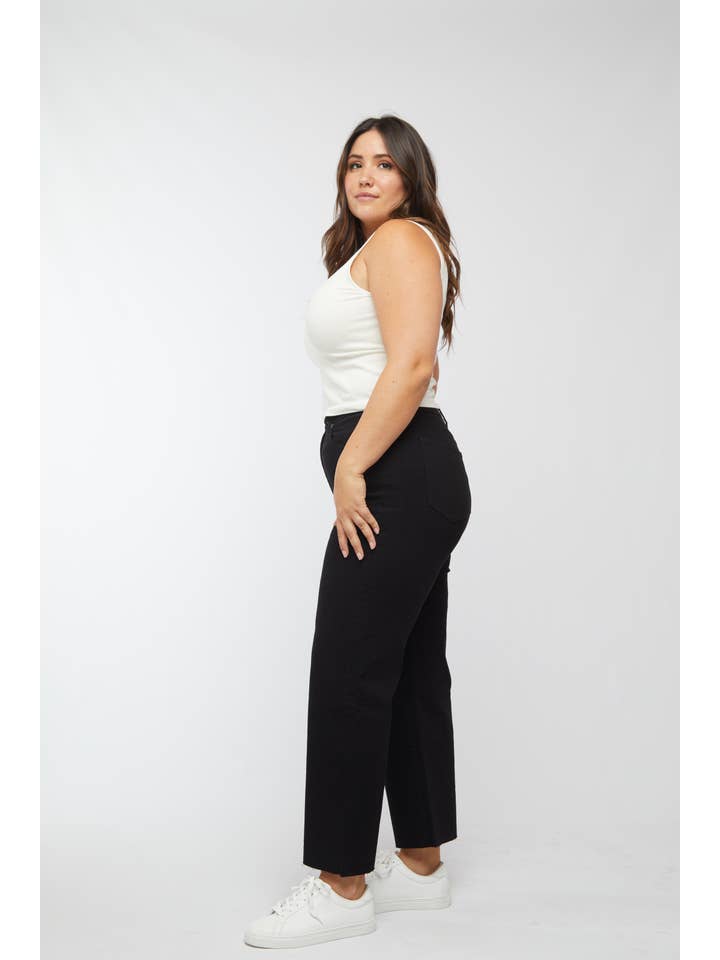 Oliver Logan - Wholesale Jeans - Women's - Aberdeen Ankle Crop High Rise Jean, Black