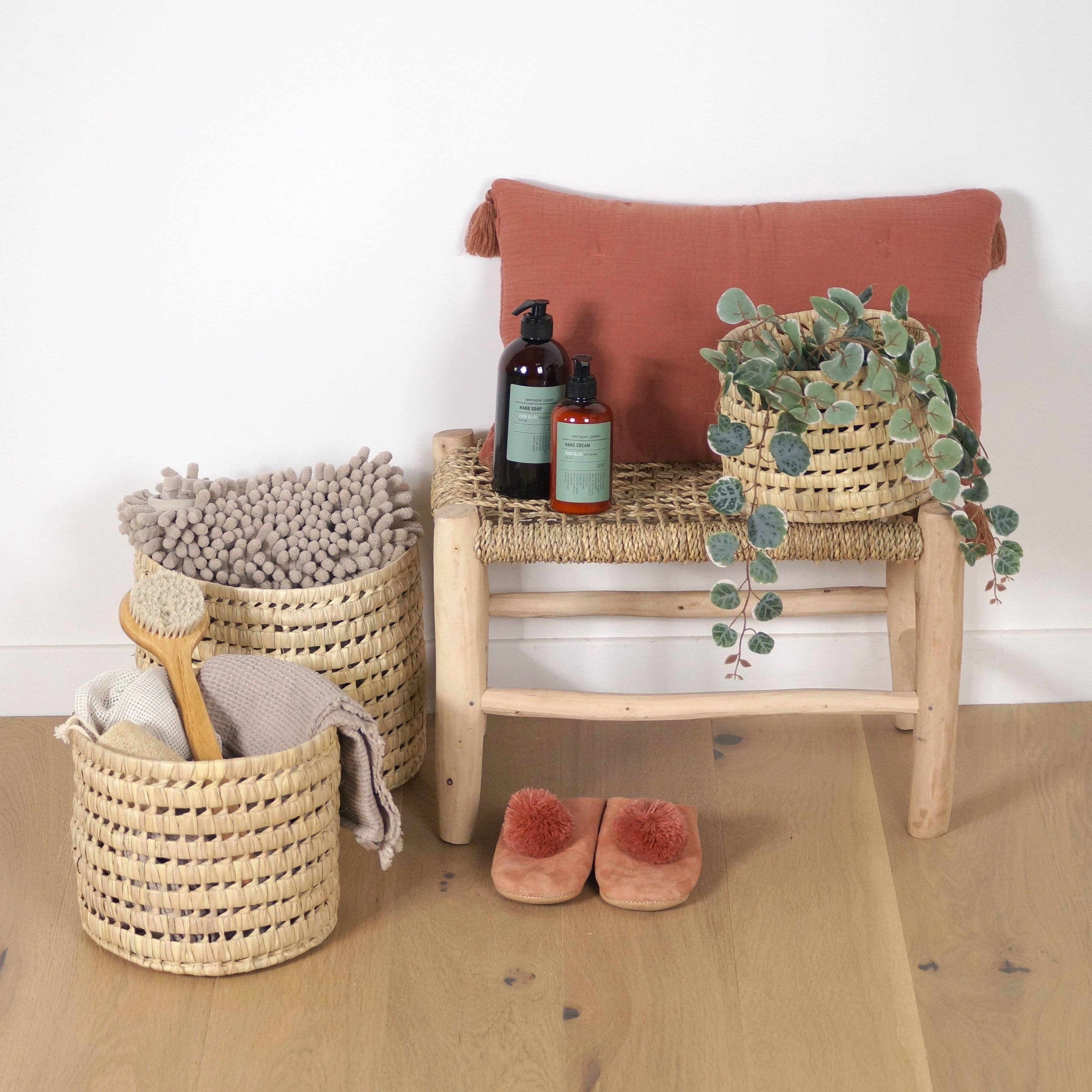 Bohome Living - Wholesale Basket - Small round basket made of palm leaves2