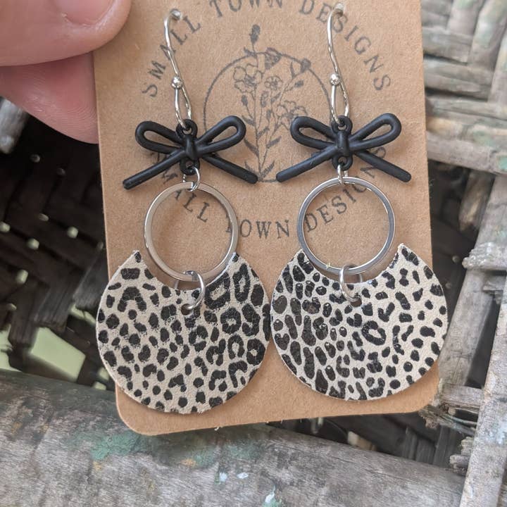 Small Town Designs - Wholesale Dangle Earrings - Jungle Leopard Drops1