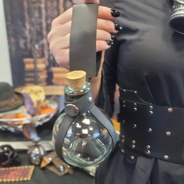 The Nerdy Wolf - Wholesale Flask - Large Round Potion Bottle for Magic Potion LARP Cosplay5