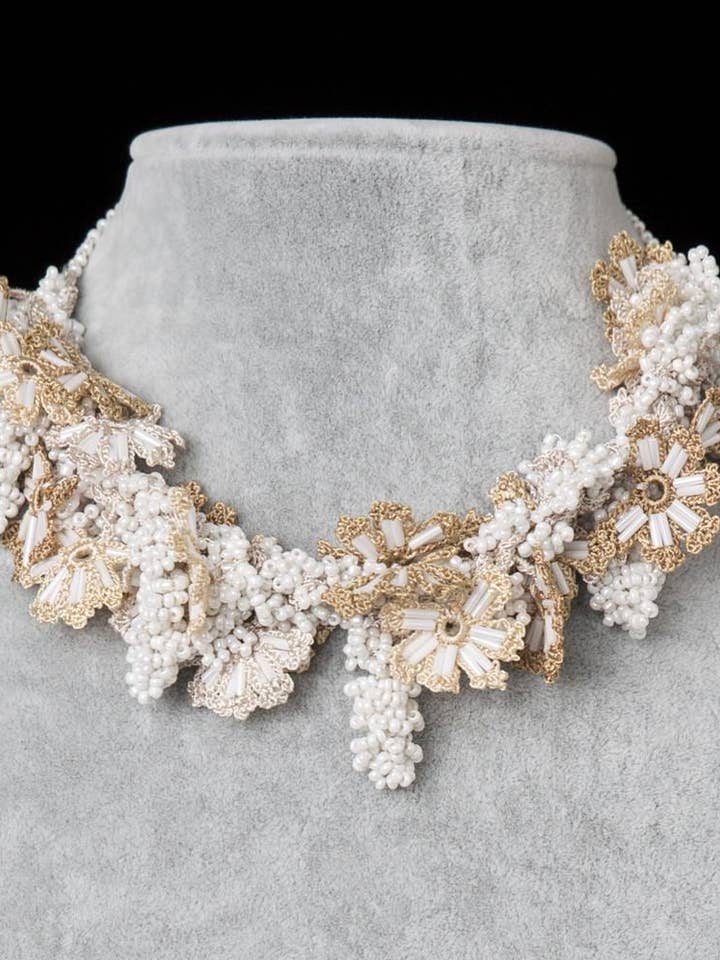 Bouquet Choker - White and Beige for wholesale by Meredith Strauss
