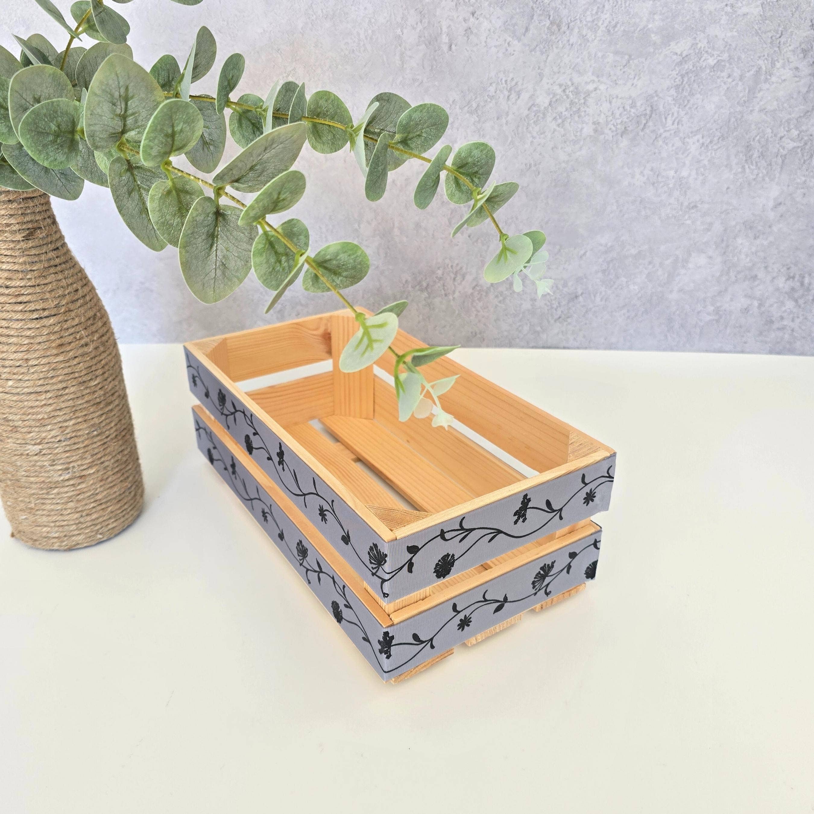 AboutWood – Engroshandel Gaveæske – Tom trækurv dekoreret med bånd4