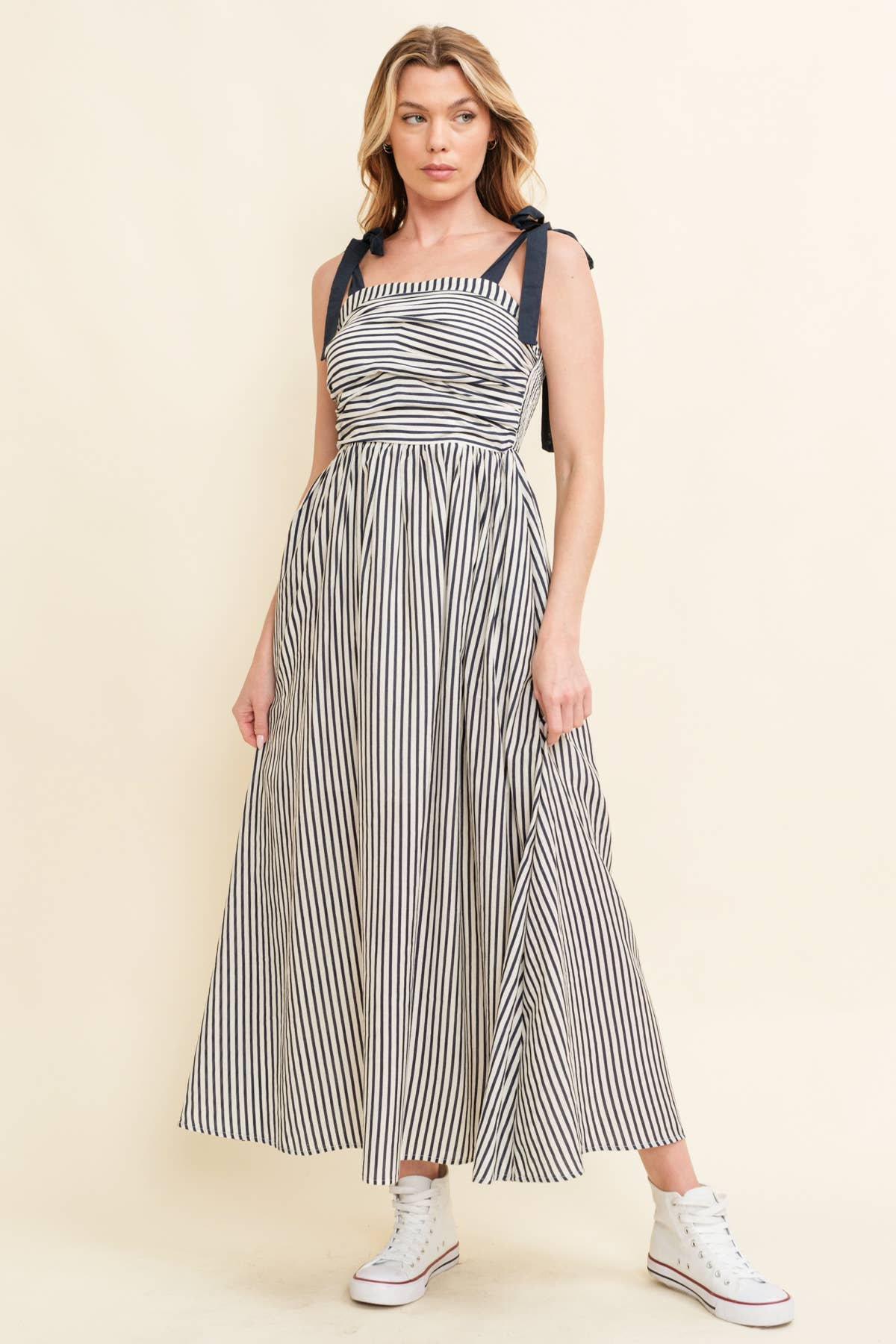 Cloud Ten - Venta al por mayor Vestido - Mujer - Vestido largo a rayas con tirantes anudados en los hombros6