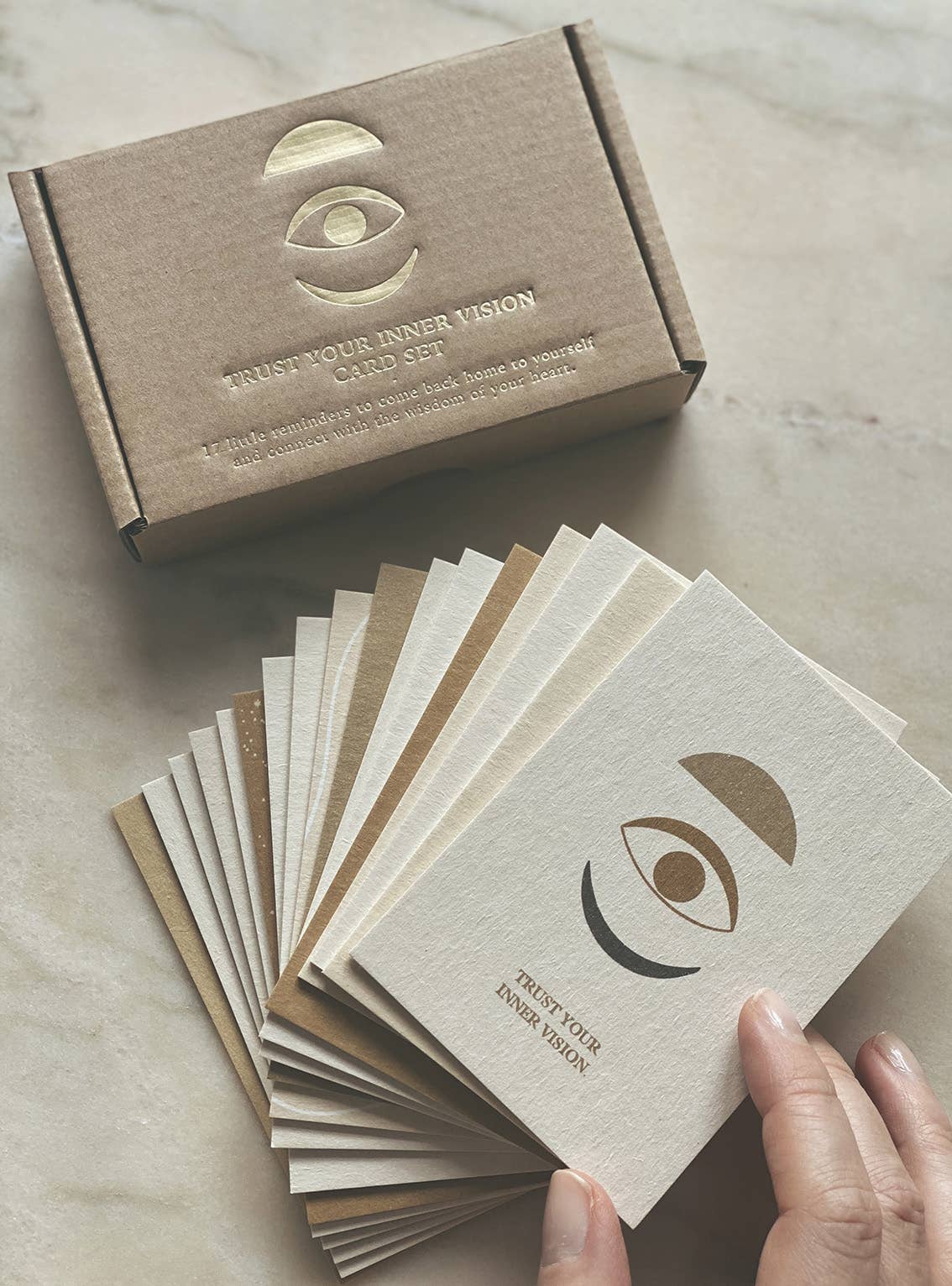 Anna Cosma - Wholesale Tarotkaarten - Vertrouw op je innerlijke visie - set van 17 affirmatiekaarten2