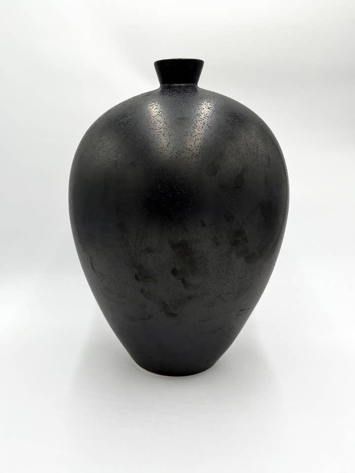 DEC206B Sort blank porcelænsurne D17,6 x H24,5 cm for engroshandel hos JF The Reborn Home