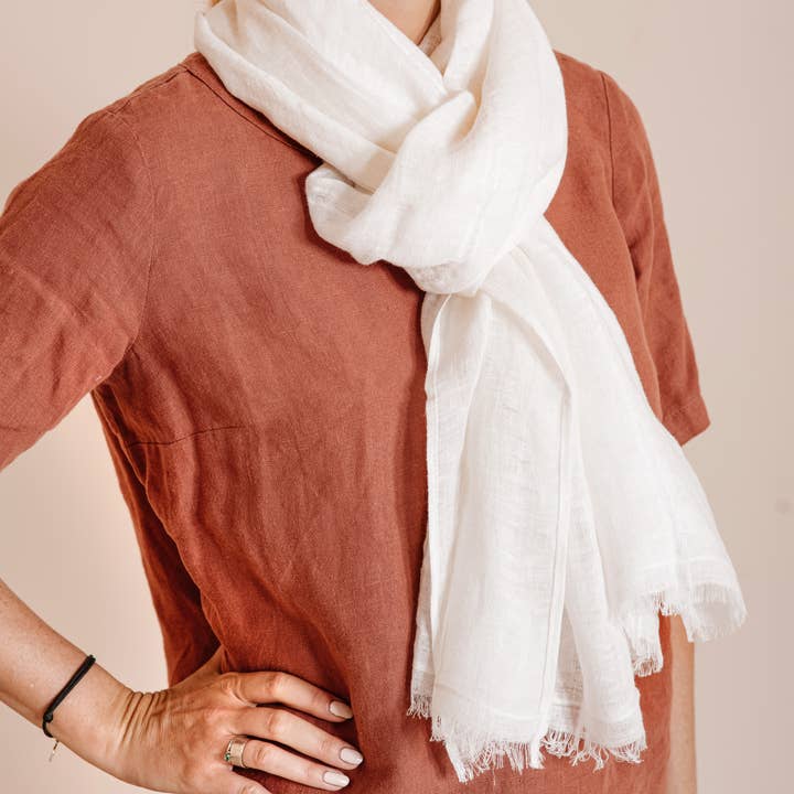 LinenQ – wholesale Scarf – Women's – Linen scarf in White color1