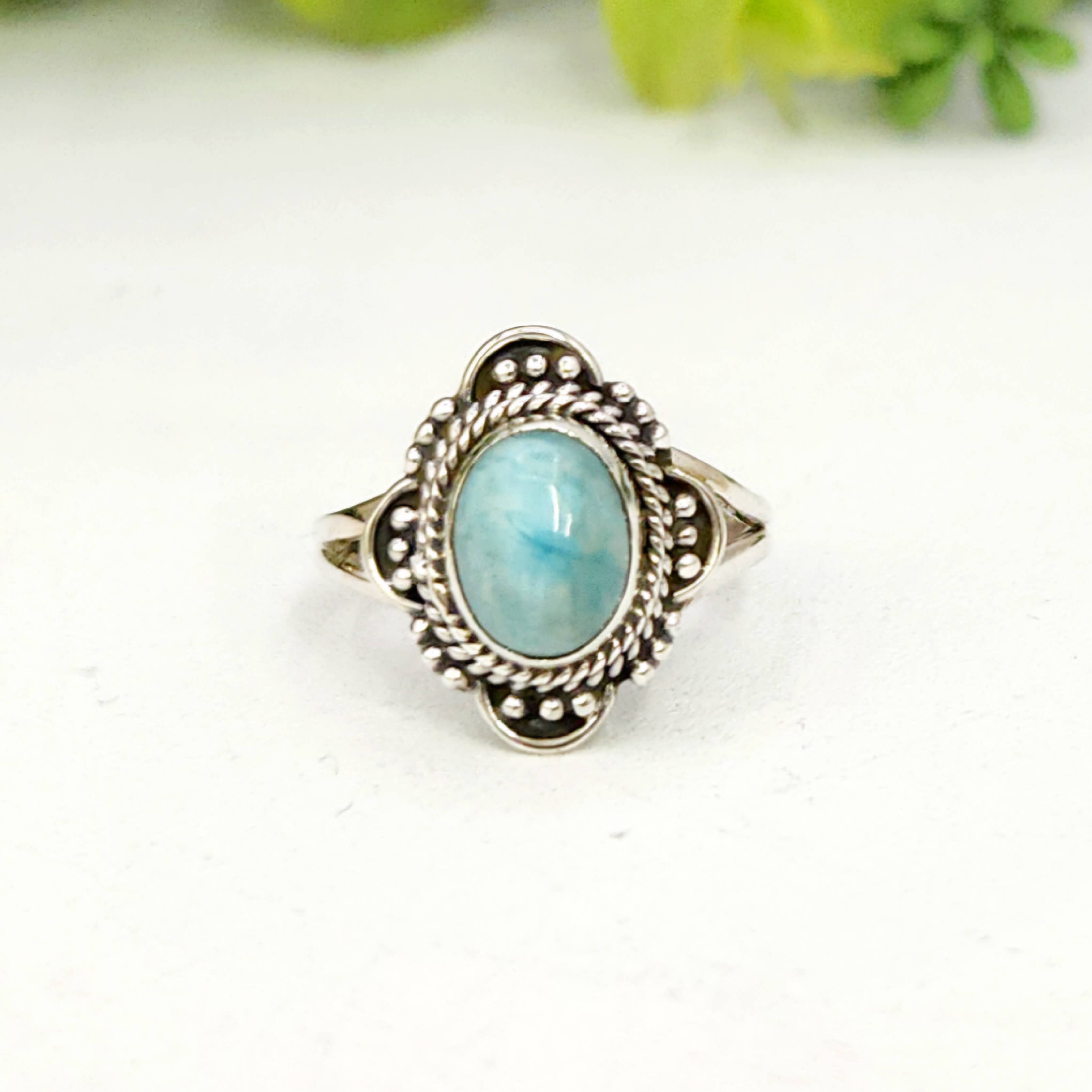 Meraki Gemstones - Venta al por mayor Anillos grandes/de cóctel - Anillo de plata de ley (925) con gema semipreciosa de larimar.