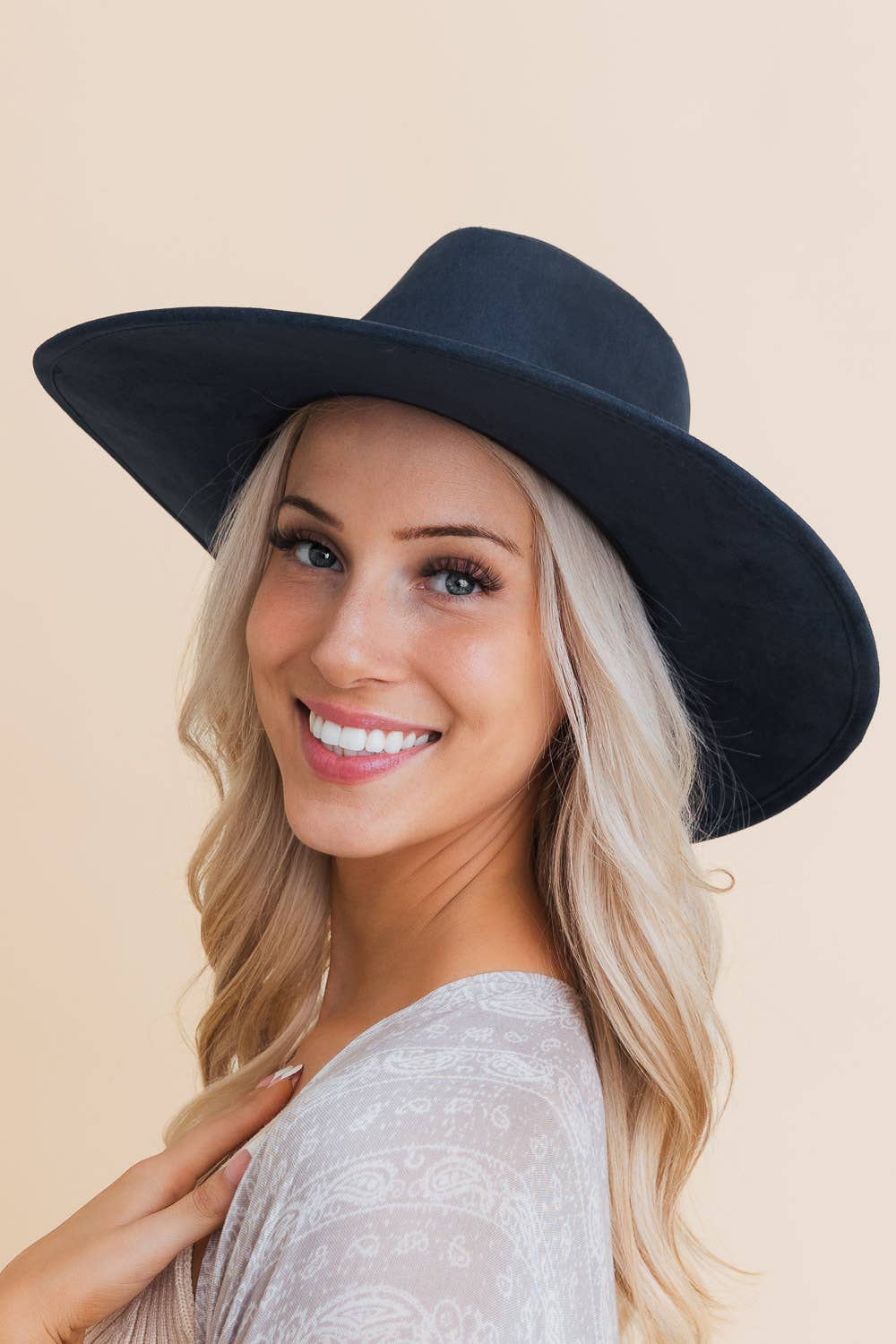 Leto Accessories - Vendita all'ingrosso Fedora - Donna - Cappello bolero intrecciato a tesa larga12