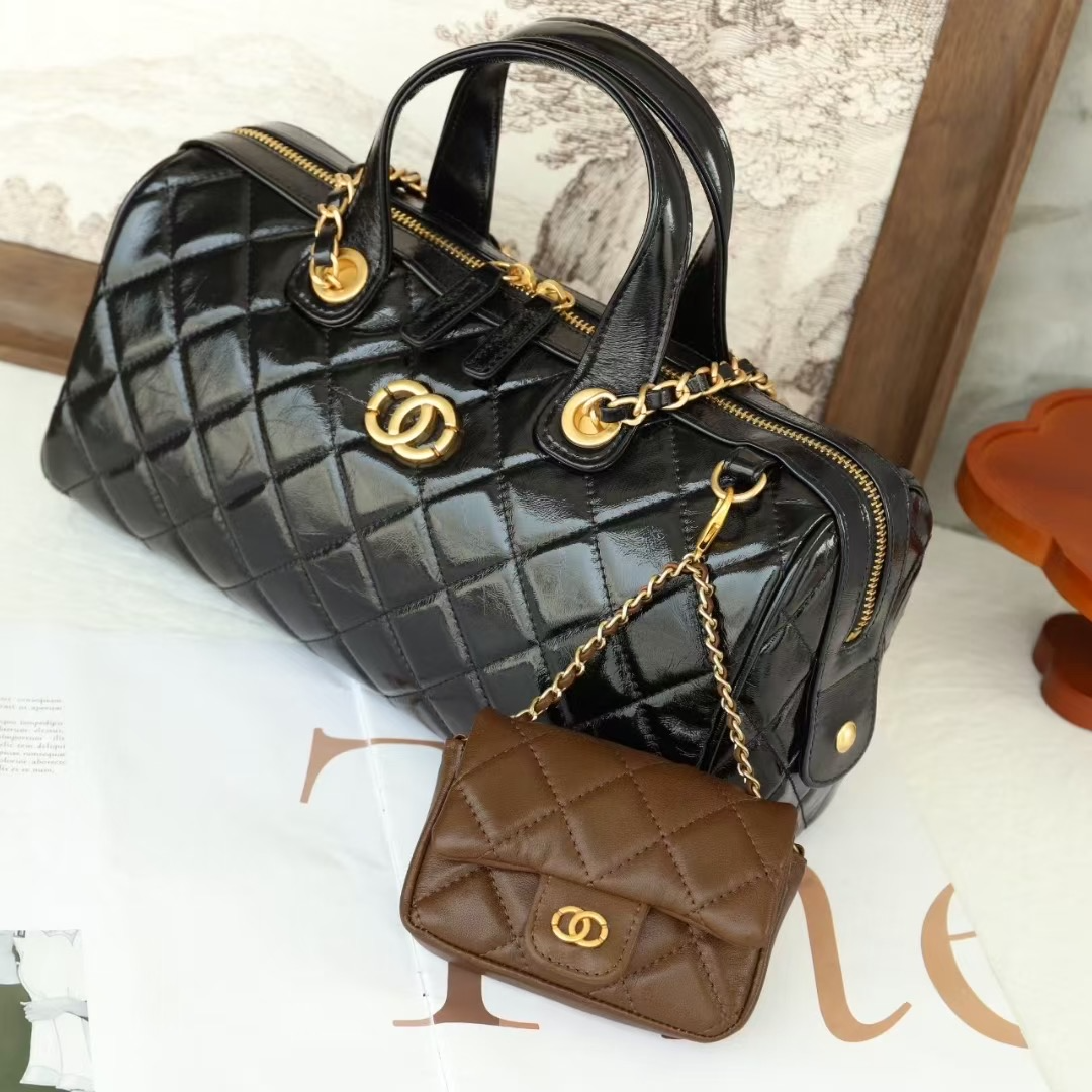 Pretty Persuasions – bolsa tiracolo - Mulher por atacado – PL25034 Mini Carteira com Pendente em Pele com Costura de Acolchoado3