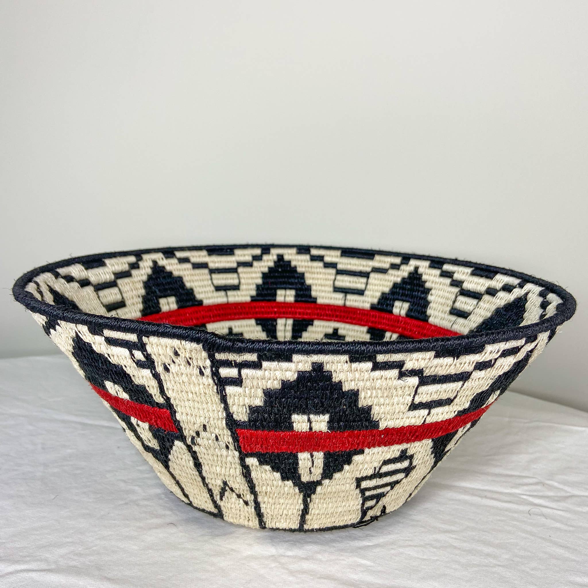 Eve & Nico Gifts & Home Decor - Wholesale Basket - Large Sisal Basket - 0654