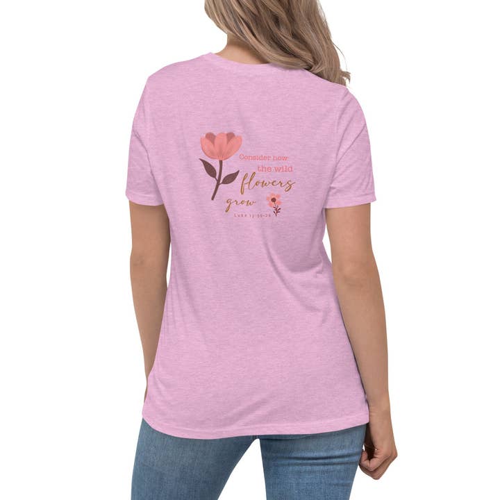 Camiseta relajada para mujer con flor bordada y verso de la Biblia para venta al por mayor de iPhrase