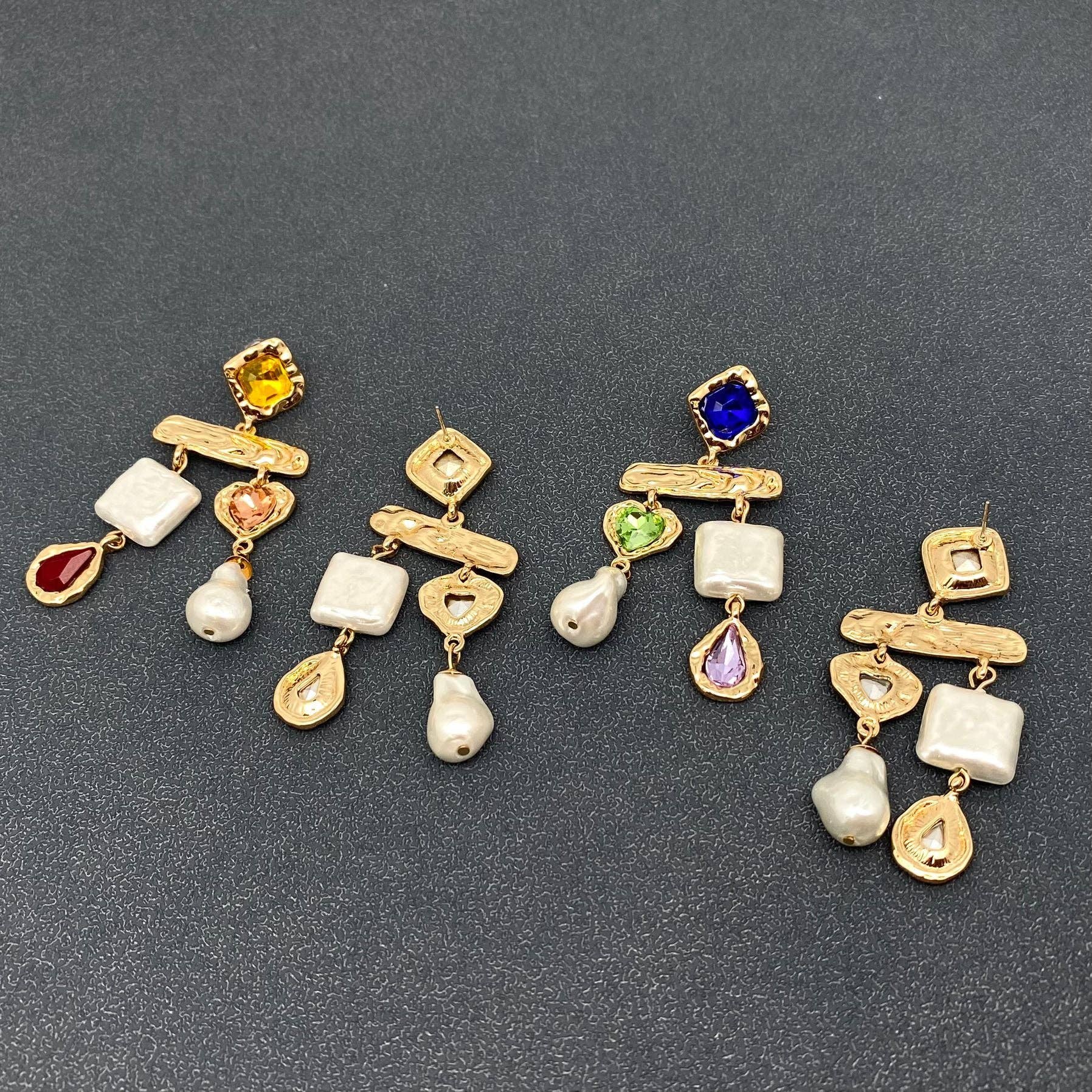 Mio Queena - Venta al por mayor Pendientes colgantes - Pendientes colgantes geométricos con perlas barrocas y cristal3